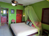 Sweet Retreat Hotel - Green Room